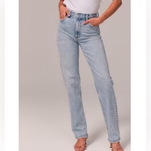 Abercrombie & Fitch Curve Love - The 90s Straight Ultra High Rise Jeans Size 28